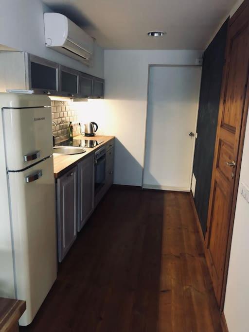 Cozy Apartment Near The City Center Тарту Экстерьер фото
